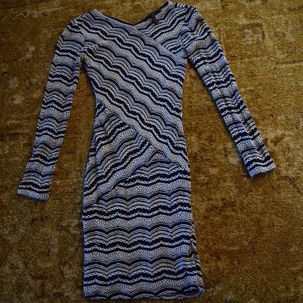 BCBGMaxAzria BCBG MAX AZRIA XXS Melysa Navy Blue Lace Bodycon Long Sleeve Dress